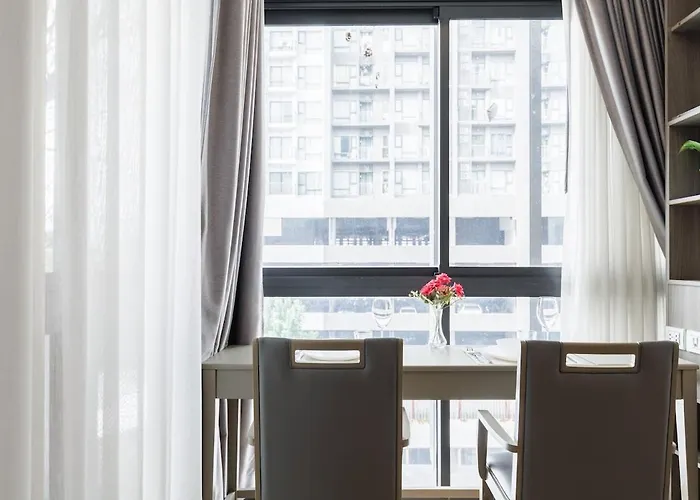Premium Center Of Bkk! 5 Mins Bts Thong Lor Apartment *